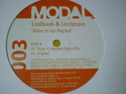 画像1: ハウス Rune Lindbeak & Lindstrom / Alian In My Pocket 12インチ新品です。