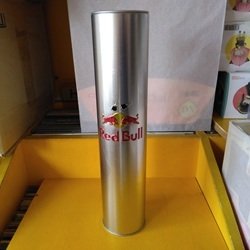 画像1: レッドブル 卒業記念缶 です。