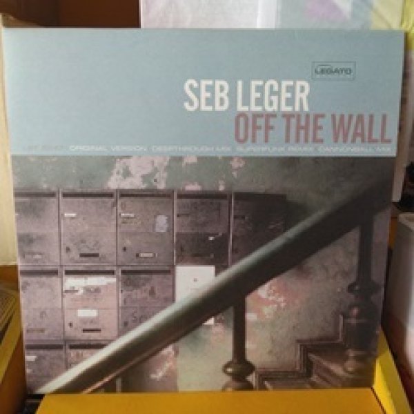 画像1: ハウス Seb Leger / Off The Wall 12インチです。 (1)